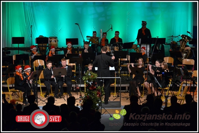 Podmladek Pihalnega orkestra Šentjur je navdušil tudi z Golico Podmladek Pihalnega orkestra Šentjur je navdušil tudi z Golico